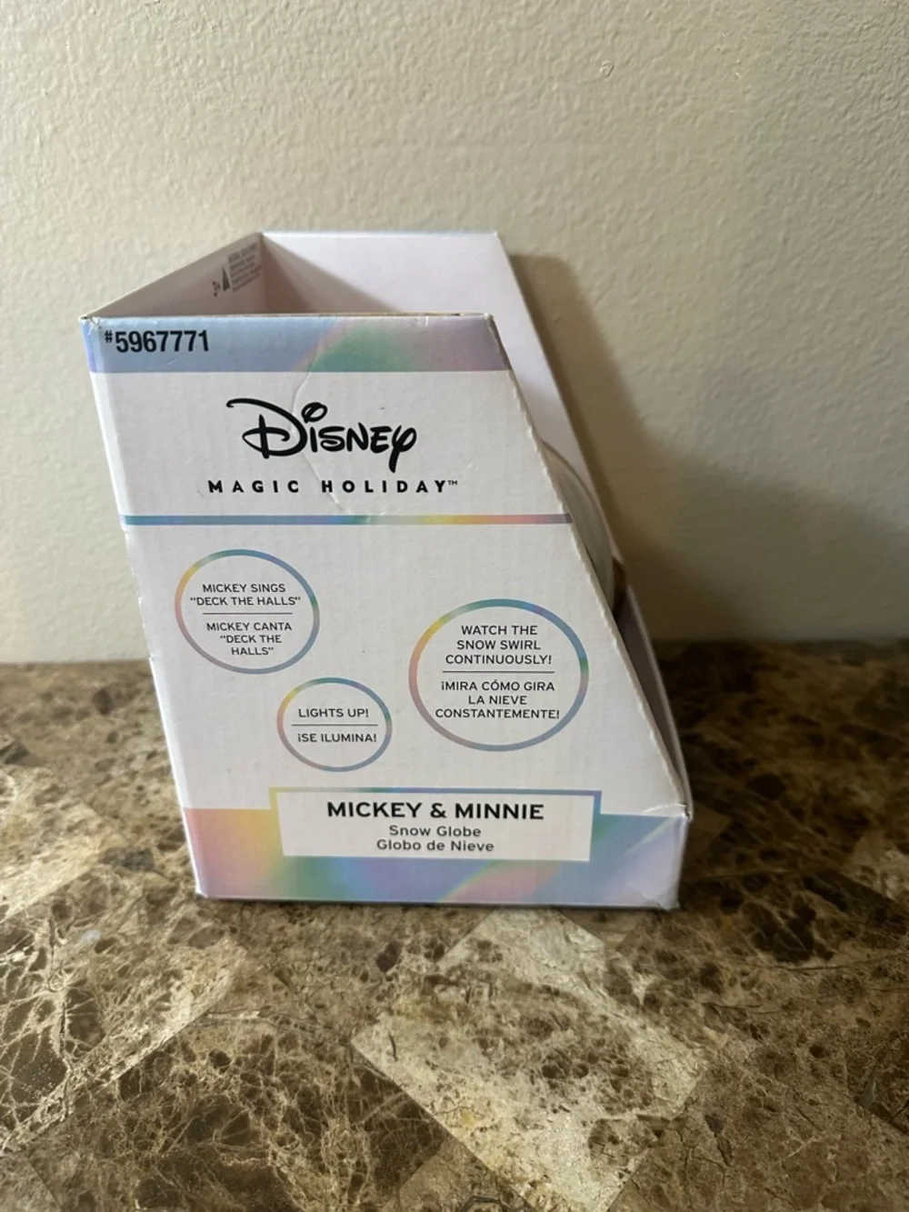 Disney Magic Holiday Mickey And Minnie Mouse Snow Globe NEW - Picture 9 of 10